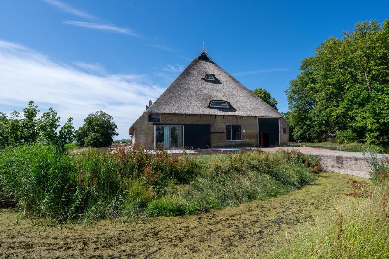 Appartement De Dageraad In Monumentale Boerderij Kimswerd Esterno foto