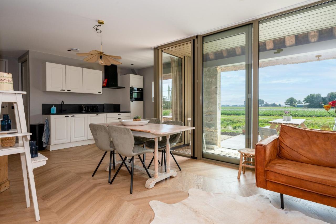 Appartement De Dageraad In Monumentale Boerderij Kimswerd Esterno foto