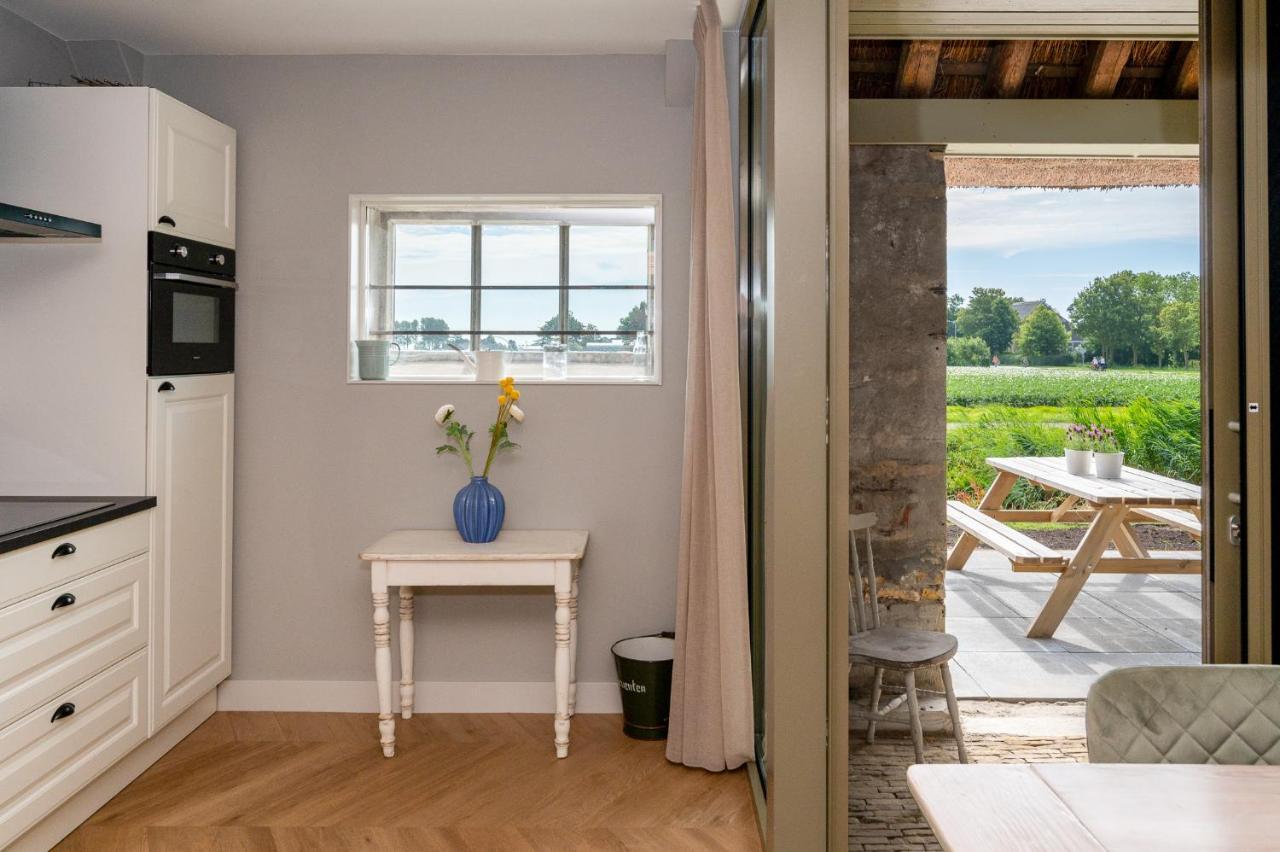 Appartement De Dageraad In Monumentale Boerderij Kimswerd Esterno foto
